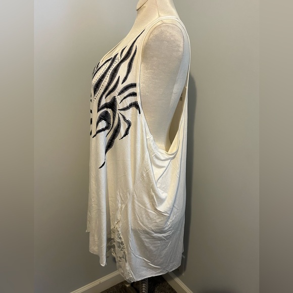 Lane Bryant A-Symmetrical Lace/Animal Print Top Size 26/28 - Picture 9 of 11